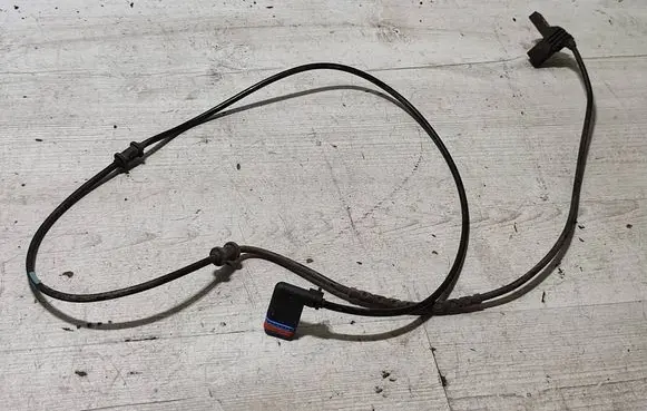 Mercedes-Benz GLK (X204) Brake pads wear sensor A0395452828