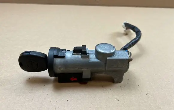 Nissan X-Trail T30 Ignition lock 5WK48042A