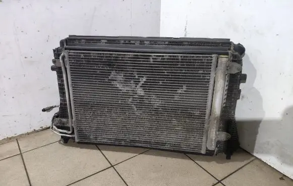 Volkswagen PASSAT B7 Radiator set 1K0121207 1K0121205
