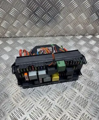 Mercedes-Benz SLK R172 Fuse module A2129009908 A2129025304 A2129015304