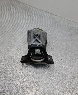 Renault Clio III Engine mount bracket 8200559729