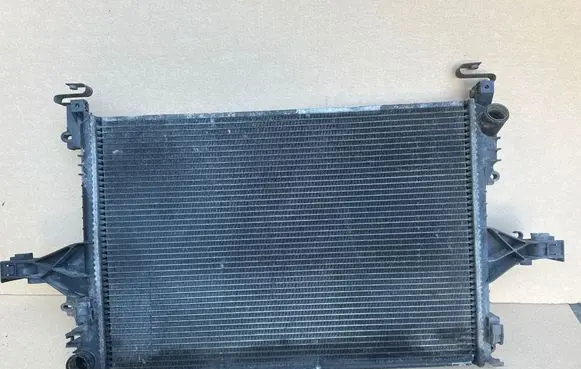 Volvo V70 Coolant radiator 876118U 08081466 30714047