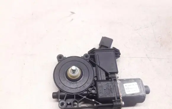 Opel Zafira C Rear door window regulator motor 20951584 910278201 39712