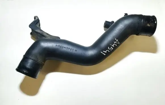 Toyota Avensis T220 Intercooler hose/pipe