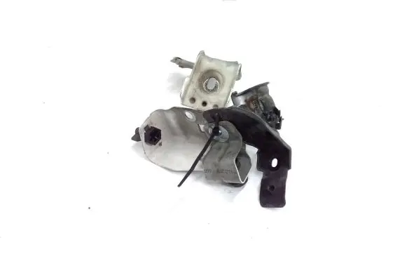 Opel Insignia A Fender mounting bracket