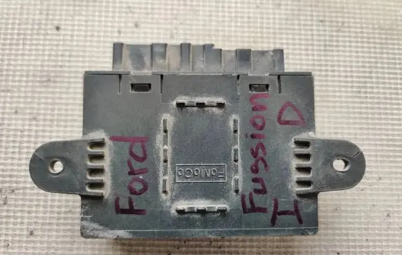 Ford Fusion II Door control unit/module DG9T14B533