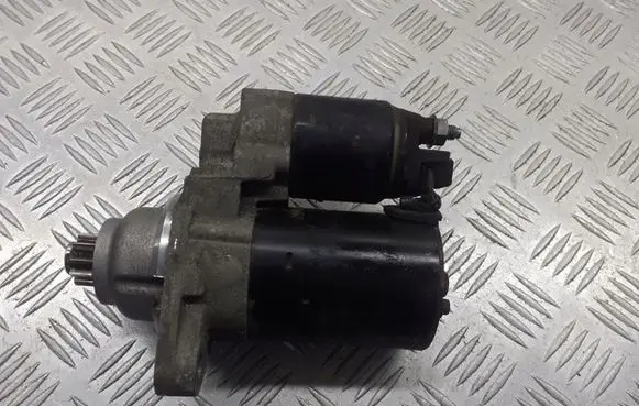Skoda Fabia Mk1 (6Y) Starter motor 000120400