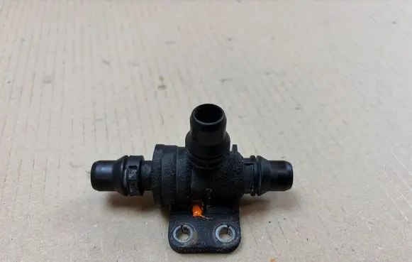 BMW X5 F15 Thermostat/thermostat housing 7646665