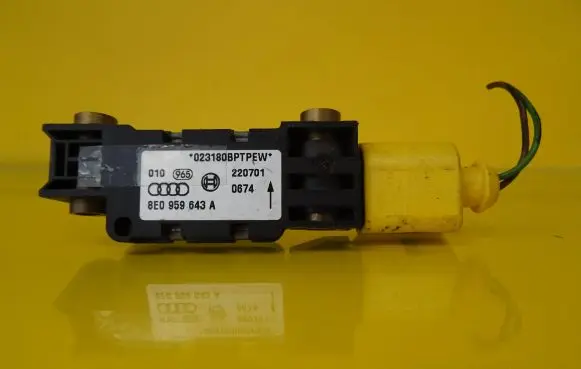 Audi A6 S6 C5 4B Airbag deployment crash/impact sensor 8E0959643A