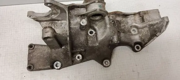 Volkswagen PASSAT B5.5 Generator/alternator bracket 06B903143N LBHF026608
