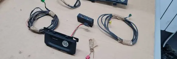 Audi Q5 SQ5 AUX in-socket connector 8W0035708 00726004618