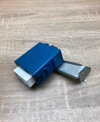 Toyota Yaris Door control unit/module 8598052051 0515003580