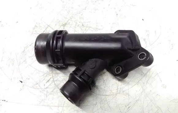 BMW 5 E60 E61 Engine coolant pipe/hose 2247744