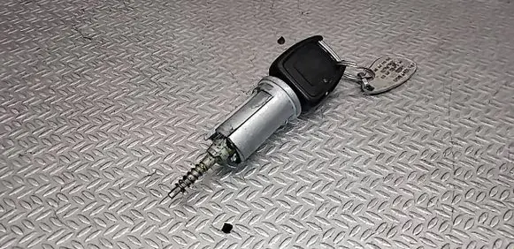 Opel Astra G Ignition lock 13107754
