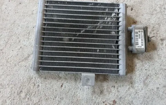 Engine oil radiator