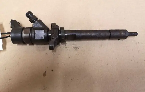 Ford C-MAX I Fuel injector 0445110259