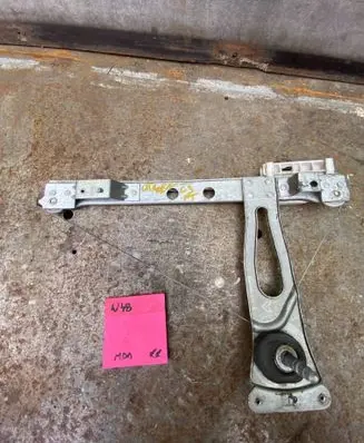 Citroen C3 Rear door manual window regulator 9639817380