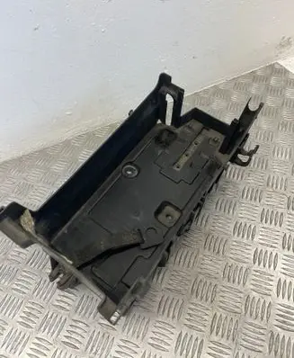 Opel Insignia A Battery box tray 22818747