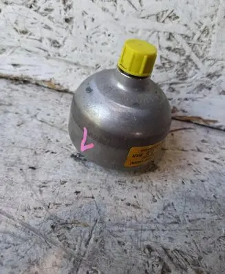McLaren 720S Vacuum air tank 