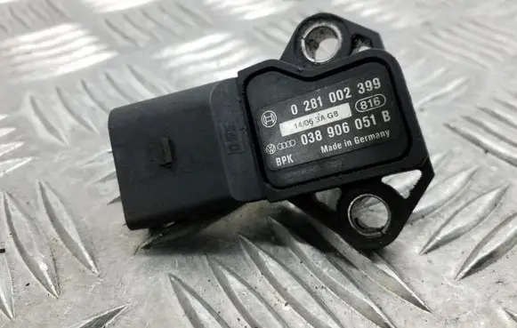 Volkswagen Golf VI Air pressure sensor 038906051B 0281002399