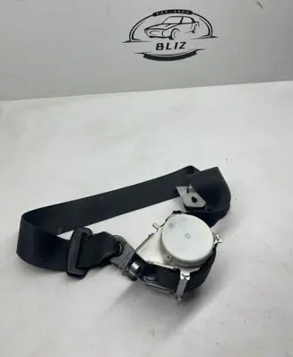 Opel Meriva B Rear seatbelt 33035173