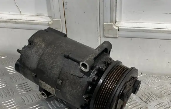 Volvo V70 Air conditioning (A/C) compressor (pump) 31291133 09W262 R1348REF