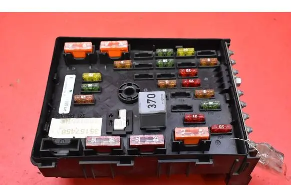 Volkswagen PASSAT CC Fuse box set 3C0937125