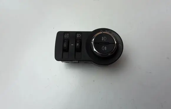 Chevrolet Orlando Light switch 13301758