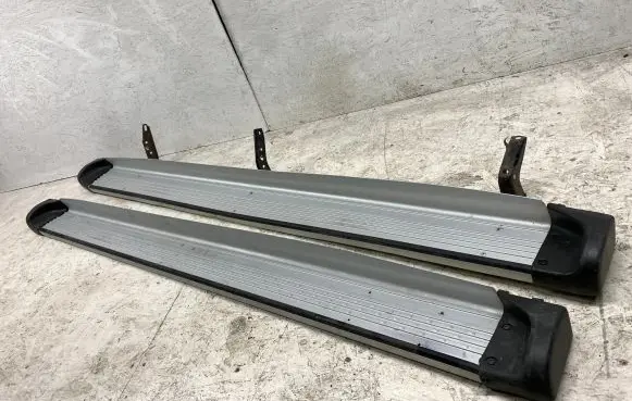 Toyota Hilux (AN10, AN20, AN30) Sill