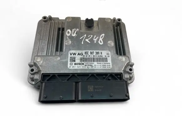 Volkswagen T-Roc Engine control unit/module 05E907309H 0261S21433