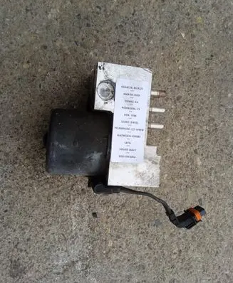 Audi A6 S6 C5 4B ABS Pump 8E0614111H