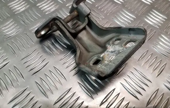 Chrysler Voyager Front door lower hinge 4717210AB