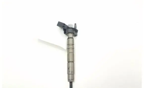 Mercedes-Benz CLS C218 X218 Fuel injector A6420701187