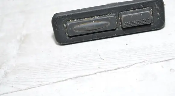 Tailgate opening switch