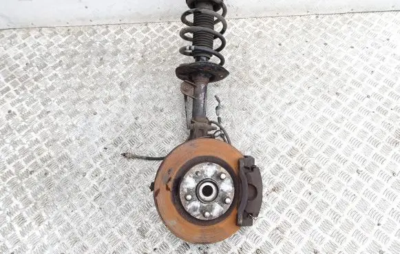 Nissan Qashqai Front wheel hub spindle knuckle