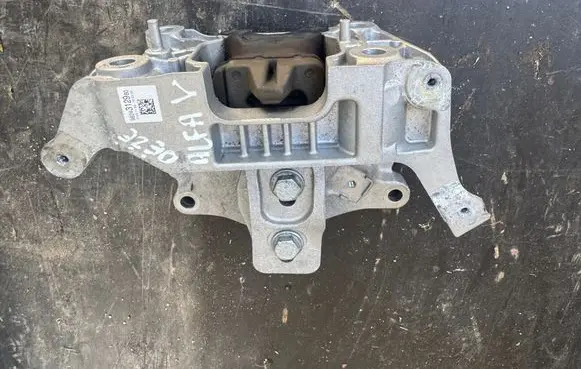 Alfa Romeo Junior Gearbox mount 9824312980