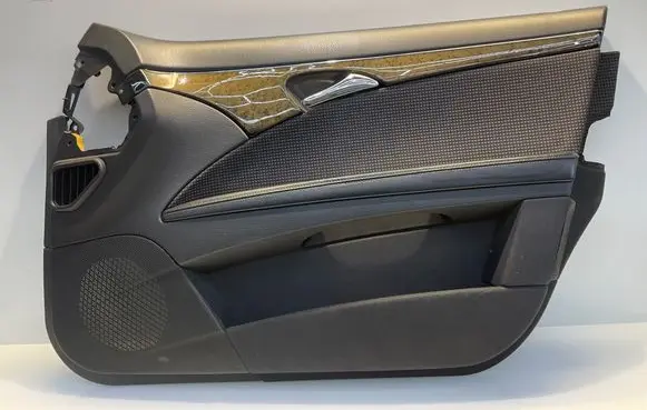 Mercedes-Benz E W211 Front door card panel trim A2117207262 7613271 00009D03