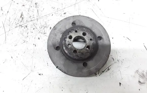 Volkswagen Golf IV Crankshaft pulley 038105243