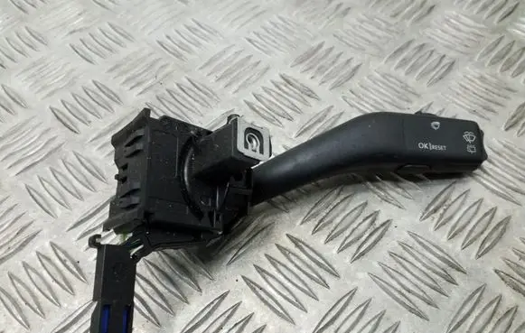 Volkswagen Golf V Wiper control stalk 1K0953519A