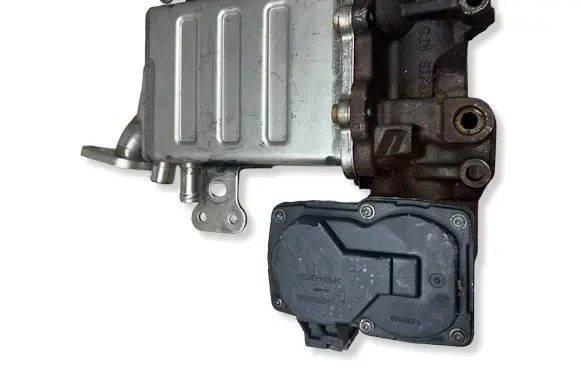 Volkswagen Multivan T6 EGR valve cooler 04L131512T 08048ZCC7