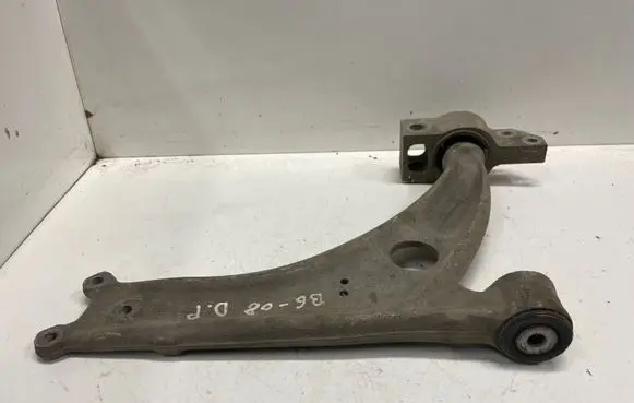 Volkswagen PASSAT B6 Front lower control arm/wishbone 3C0407153B