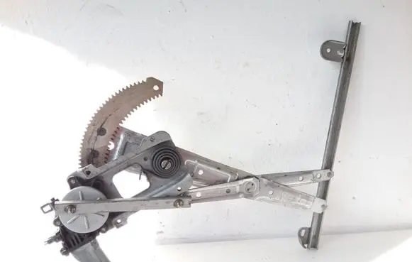 Subaru Forester SF Front door window regulator with motor 110270