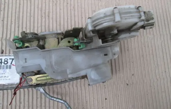 Mitsubishi Galant Front door lock