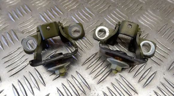 Peugeot 208 Tailgate/trunk/boot hinge