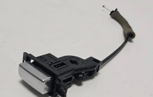 BMW 6 E63 E64 Glove box lock 9112118