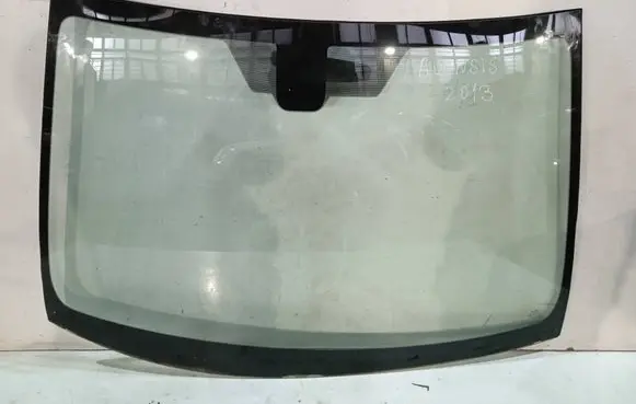 Toyota Avensis T270 Front windscreen/windshield window 43R000134