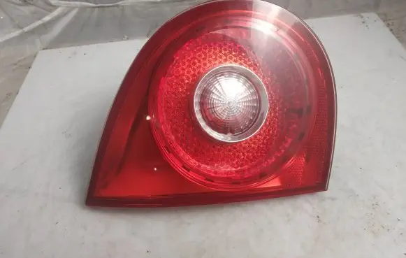 Volkswagen Golf V Tailgate rear/tail lights 1K6945093J
