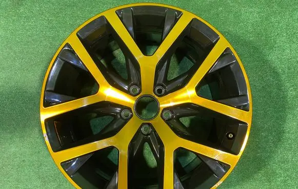 Volkswagen Beetle A5 R18 alloy rim 5C0601025BS