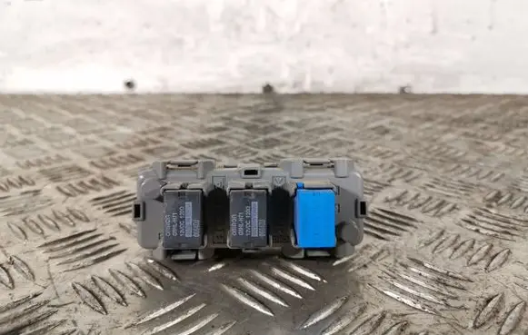 Honda CR-V Relay mounting block 141001G2W6N V01TV00130
