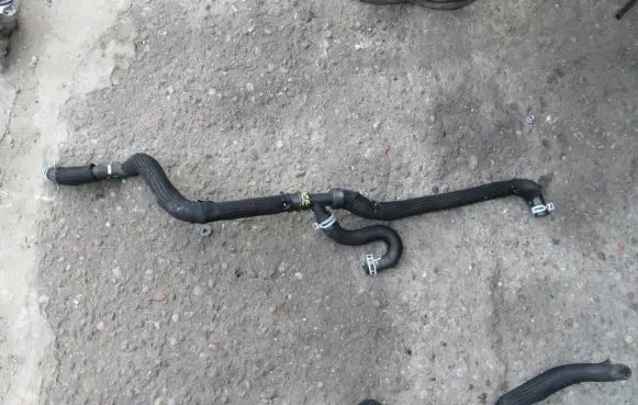Renault Espace V (RFC) Engine coolant pipe/hose
